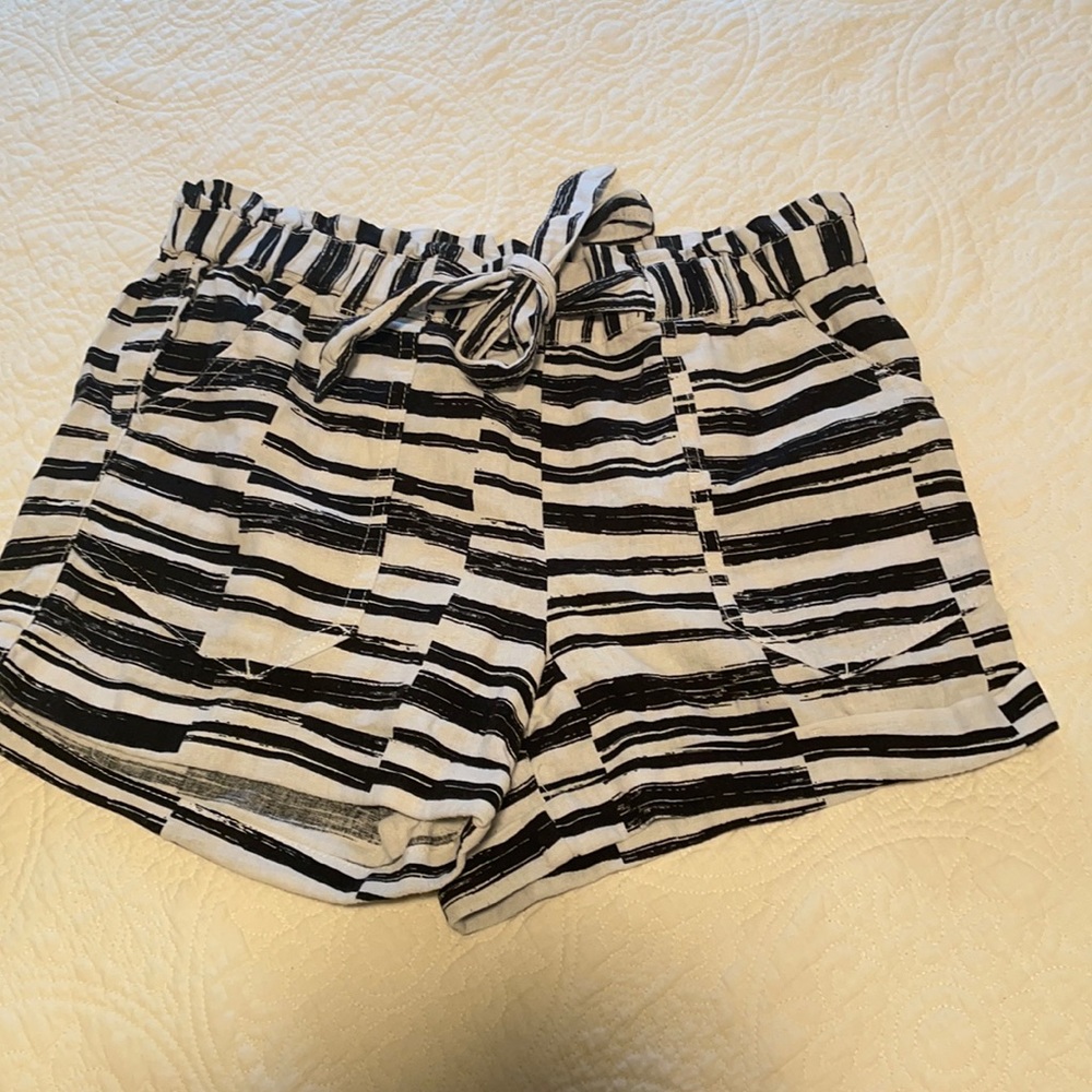Black and white linen shorts